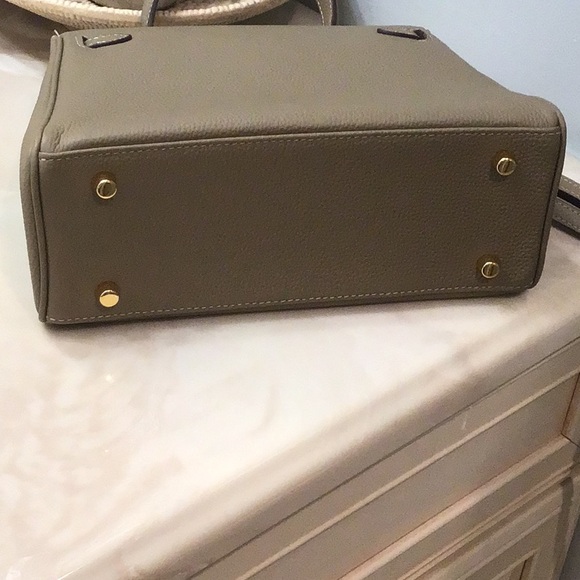 New Elegant Taupe Designer Inspired Satchel Bag with crossbody strap. - Picture 6 of 12